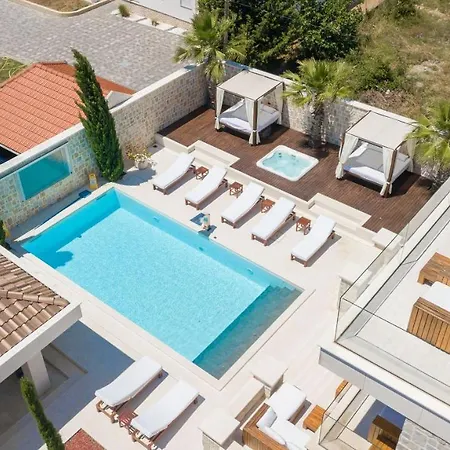 Nena Villa Kakma