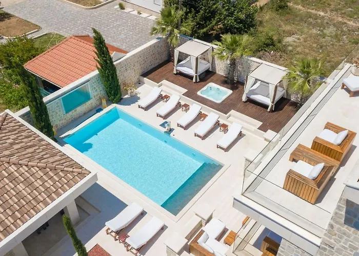 Nena Villa Kakma